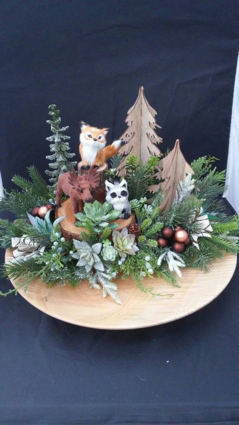 Forest Themed Christmas, Winter Forest Theme Party, Forest Centerpieces, Woodland Winter Decor, Woodland Creatures Christmas, Woodland Christmas Centerpiece, Christmas Forest Decor, Christmas Table Woodland Theme, Woodland Themed Christmas