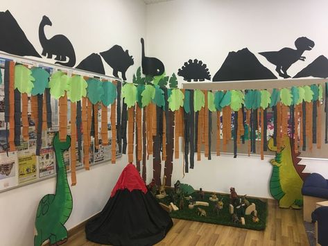 Diy Dinosaur Classroom Decor, Dinosaur Preschool Decorations, Classroom Dinosaur Theme, Dinosaur Classroom Ideas, Prehistoric Classroom Theme, Dino Classroom Decor, Park Theme Classroom, Dinosaur Themed Classroom Decorations, Dinasour Classroom Decoration