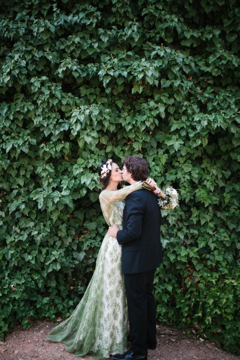 Vintage Green Wedding Dress, Green Tulle Wedding Dress, Green White Wedding Dress, Wedding Dress Green Embroidery, Wedding Dress With Green Detail, White And Green Wedding Dress, Green Wedding Dress For Bride, Green Lace Wedding Dress, Ombre Wedding Cake Blue