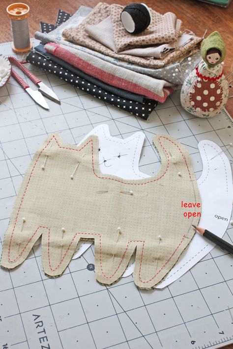 happy cats : a free sewing pattern – ann wood handmade Fabric Animals Patterns Free Sewing Cat, Quilted Cat Pattern, Ann Wood Free Patterns, Small Fabric Animals, Stuffed Cats To Sew, Home Decor Sewing Patterns, Cat Patterns Sewing Stuffed, Primitive Cat Patterns Free, Cat Pillow Sewing Pattern