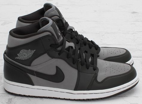 Air Jordan retro 1 black and Grey <3 Jordan Noir, Zapatillas Nike Jordan, Air Jordan Retro 1, Boty Nike, Skor Sneakers, Dr Shoes, Nike Fashion Shoes, Nike Shoes Girls, Pretty Shoes Sneakers