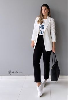 White Blazer Outfit Work, Style With Blazer, Winter Fall Outfits, White Blazer Outfits, Job Clothes, Blazer Outfits Casual, Work Wear Outfits, Fall Transition Outfits, Office Outfits Women