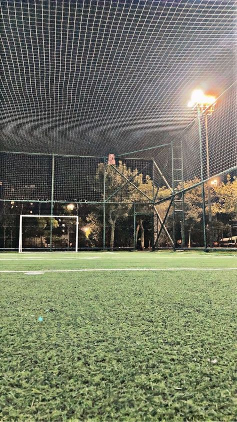 Turf Football Ground Night, Football Turf Snapchat Story, Football Turf Aesthetic, Lapangan Futsal Aesthetic, Football Turf Snap, Football Instagram Story, Football Turf, Waves Wallpaper Iphone, Grey Wallpaper Iphone