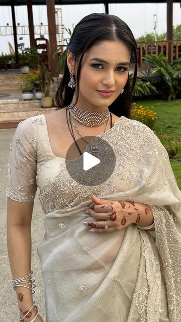 Sari Photoshoot Poses, Vaishnavi Mahadik, Malavika Wales Saree, Sanya Malhotra In Saree, Shanvi Srivastava Saree, Vidya Balan Saree Photoshoot, Marathi Saree, Avantika Mishra Saree, Saree Blouse Styles