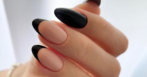 Fall 2022’s Top Nail Trends Are All About Grunge Or Glitz Manicure Trends 2022 Fall, Fall Nails 2022 Color Trends Almond, Classic Fall Nails 2022, Fall 2022 Nail Trends Short, Sept Nails Colors, Nail Trends 2022 Fall, Call Nails 2022, Nail Trends Fall 2022, Fall Nails 2022 Color Trends Dip