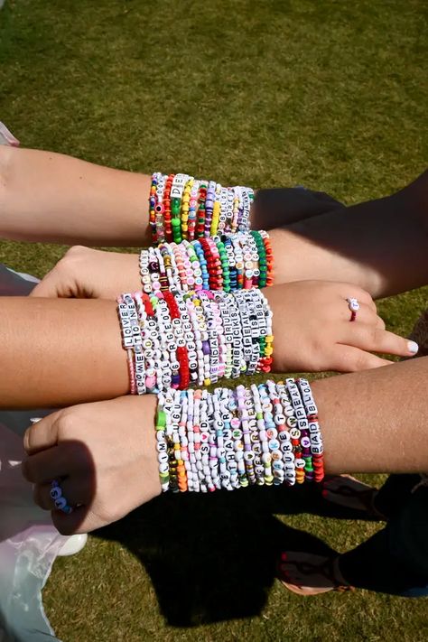 Cheer Friendship Bracelets, Taylor Swift Friendship Bracelet Unhinged, Taylor Swift Eras Tour Friendship Bracelets Ideas, Swift Bracelet Ideas, Taylor Swift Friendship Bracelet Ideas Funny, Taylor Friendship Bracelet Ideas, Era Tour Bracelets, Eras Friendship Bracelet Ideas, Eras Your Bracelet Ideas