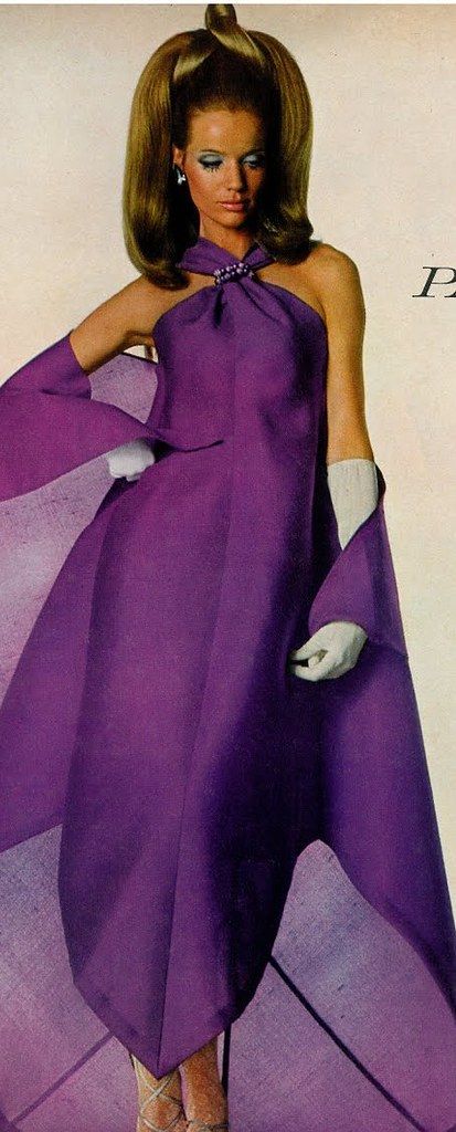 •Veruschka in Givenchy,brilliant purple gazar ending in pointed hemlines •photo Irving Penn •Vogue 1967 Marissa Berenson, Marisa Berenson, 1960s Dresses, 1960 Fashion, Swinging 60s, 60's Style, David Bailey, Super Models, Fashion 1960s