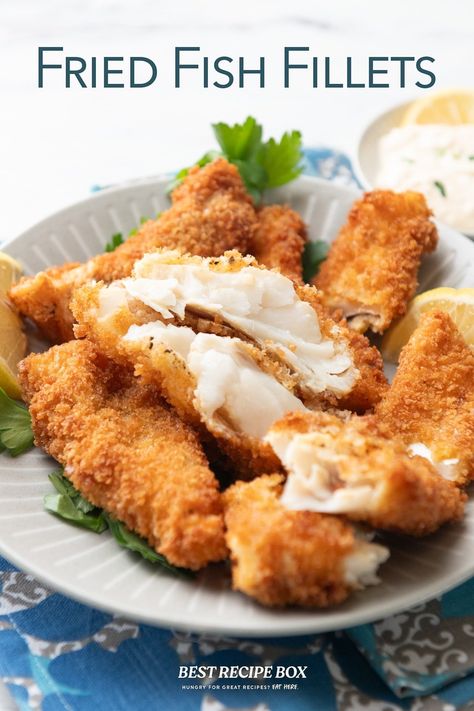 Fried Fish Fillets Recipe CRISPY with Panko bread crumbs. We love deep frying breaded white fish fish fillets using tilapia, cod or halibut Fried Fish Fillet Recipe, Fried Cod Fish Recipes, Fried Tilapia Recipes, Breaded Fish Recipe, Breaded Tilapia, Crispy Fried Fish, Fish Fillet Recipe, Baked Fish Fillet, Fry Fish