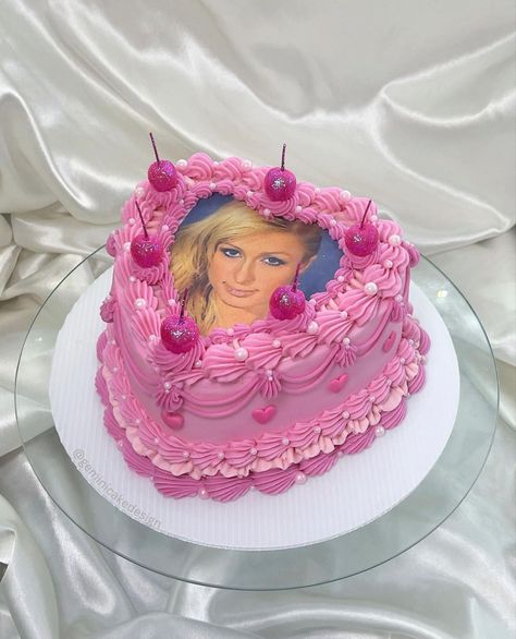 Small heart shaped cake with Paris Hilton’s mugshot Paris Hilton Birthday Cake, Y2k Cake Ideas, Let Them Eat Cake Aesthetic, Vintage Heart Cake Aesthetic, Y2k Cakes, Paris Hilton Mugshot, Y2k Cake, Libra Mars, 22 Bday