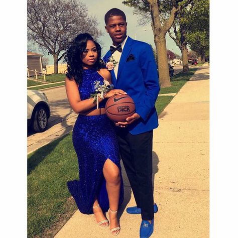 http://weheartit.com/entry/239123402 Matching Couple Outfits Summer, Prom Slay, Prom 2k17, Prom Goals, Prom Couples, Prom Style, Prom Looks, Cute Prom Dresses, Matching Couple Outfits