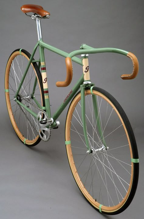 Bici Fixed, Bici Retro, Sepeda Fixie, Road Bike Vintage, Bike Tattoos, Green Bike, Velo Vintage, Suspension Bike, Retro Bicycle