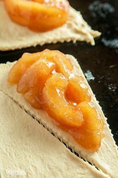 Crescent Dough Recipes Desserts, Apple And Orange Recipes, Easy Turnovers, Crescent Roll Apple Turnovers, Easy Apple Turnovers, Crescent Roll Recipes Dessert, Crescent Roll Recipes Dinner, Apple Turnover Recipe, Crescent Roll Dessert