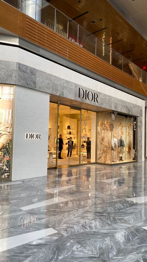 Dior Store, Dior Boutique, Nightclub Aesthetic, Amazing Gymnastics, Store Interiors, Gym Room, Shop Fronts, Nyc Shopping, Store Design Interior