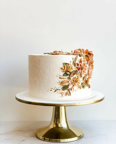 White And Terracotta Wedding Cake, One Level Wedding Cake, Pallet Knife Wedding Cake, Pallete Knife Cake Design, Single Teir Cakes Wedding, Small Wedding Cakes One Tier, Wedding Cake With Macarons, Macarons Flavors, Lila Cake