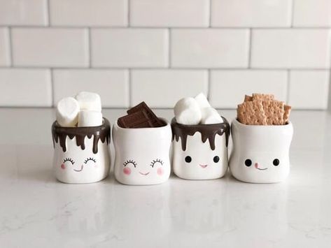 Cute Hot Chocolate, Marshmallow Face, Marshmallow Mugs, Hot Chocolate Cocoa, Cute Marshmallows, Hot Cocoa Recipe, Chocolate Marshmallow, Cocoa Cookies, Marshmallow Pops