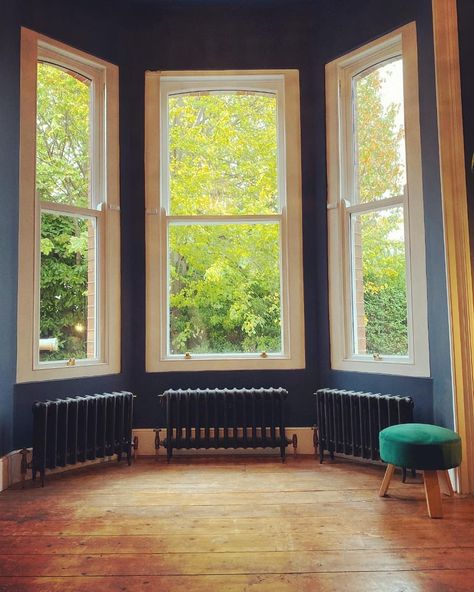 A happy customer with three of our low height cast iron radiators for their beautiful bay window. All our radiators come... Bay Window Bedroom Ideas, Edwardian Townhouse, Victorian Bay Window, Radiator Ideas, Bay Window Bedroom, Radiators Living Room, Victorian Home Ideas, Annie Jr, Bay Window Living Room