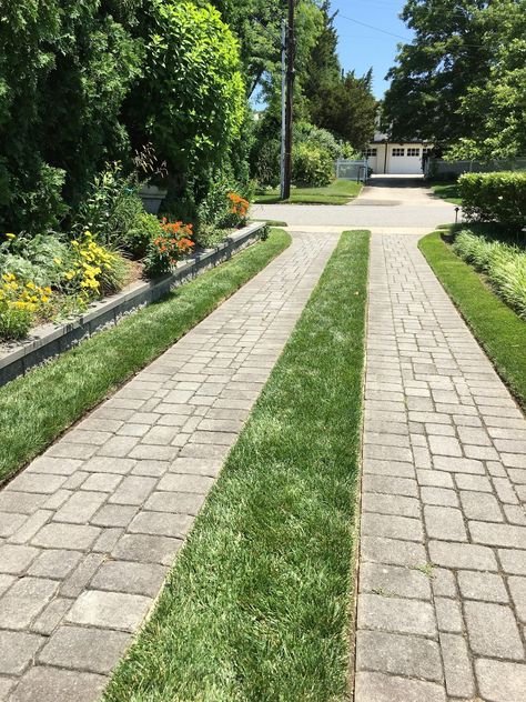 Driveway With Pavers, Ribbon Driveway, Cobblestone Patio, Grass Driveway, Diy Driveway, Brick Driveway, Landscape Design Drawings, Beautiful Home Gardens, Lake Garden