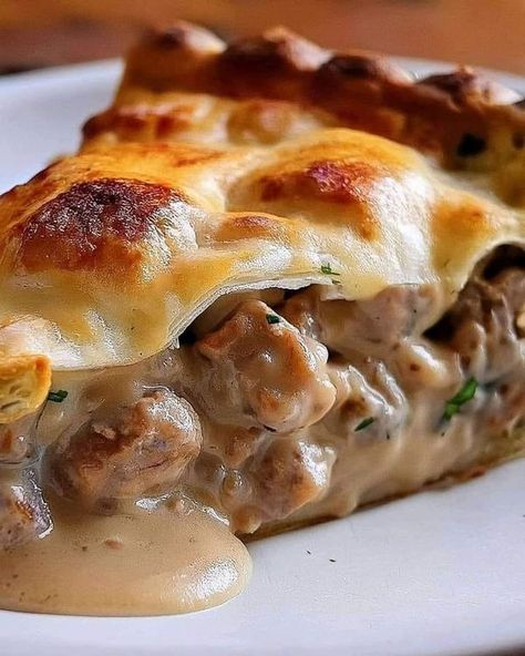 Sausage And Gravy Biscuits, Biscuit Pie, Sausage And Gravy, Gravy Biscuits, Sausage Gravy And Biscuits, Pineapple Dessert Recipes, Recipes Sausage, Sausage Gravy, What's For Breakfast