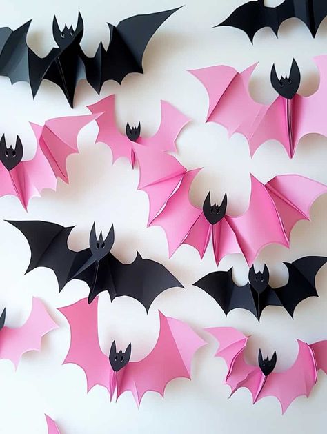 Pink and Black 3D Paper Bats for Halloween Wall Decorations Pink And Blue Halloween Decor, Pink Halloween Decorations Outdoor, Pink Halloween Table Decor, Pink Halloween Crafts, Halloween Pink Party, Halloween Pink Decor, Diy Fall Party Decor, Pink Halloween Diy, Girly Halloween Party