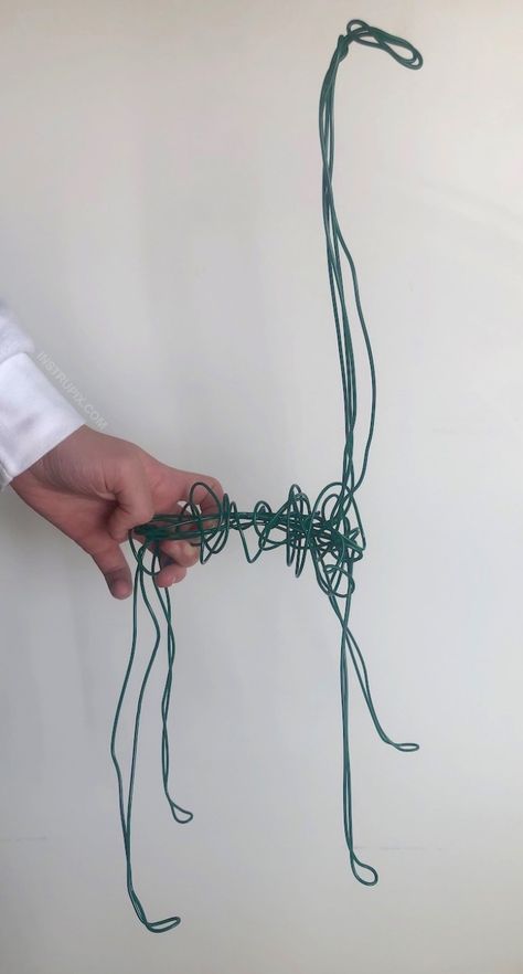 No-Sew Fabric Wrapped Wire Animals (Easy & Fun!) Wire Animals, Chicken Wire Art, Wire Art Sculpture, Project For Kids, Simple Craft, Wire Sculpture, Fabric Strips, Wire Crafts, Diy Sewing Projects