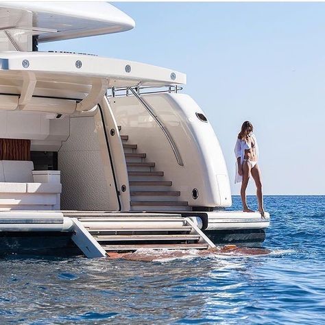 Hamptons Lifestyle Aesthetic, Honeymoon Santorini, Monaco Summer, Naomi Lapaglia, Yatch Boat, Drømme Liv, Luxury Lifestyle Girly, Luxury Lifestyle Women, Yacht Party