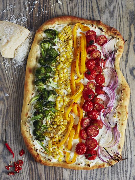 Recipe: Rainbow Pizza — Recipes from The Kitchn Spring Dinners, Rainbow Pizza, Vegetarian Treats, Pan Pita, Easy Zucchini, Dinners To Make, Veggie Pizza, Frozen Broccoli, Rainbow Food