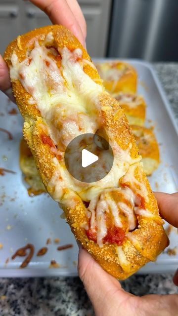 Katherine Salom on Instagram: "Looking for a simple and delicious meal? These @kingshawaiian Meatball Subs are the answer! 🌟" Garlic Bread Meatball Sandwich, Toasted Meatball Subs, Garlic Bread Meatball Subs, Meat Ball Sub Recipe, Meatball Dinner Ideas Easy Meals, Meatball Subs Recipes, Katherine Salom, Pizza Boats, Cheesy Garlic Bread Recipe