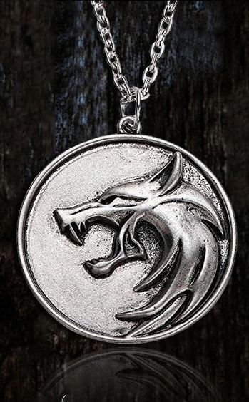 Witcher Pendant, Witcher Necklace, Witcher Medallion, Vampire Hunter, Hunting Dogs, The Witcher, Resin Jewelry, Jewelry Making, Fan Art