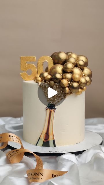 Tanya Choudhary on Instagram: "Here’s the making of this stunning Champagne Cake for 50th Birthday Celebration 💕🍾  Follow @bonn.tonn for more amazing videos 😍 . . #champagnecake #cakereels #cakevideo #viralreels #viralvideos" 50 Years Birthday Cake Men, Wine Cake Ideas, Champagne Themed Cake, 50th Cakes For Men, Champagne Cake Design Birthday, 50th Cake Ideas, Bday Cake For Men, 50 Th Birthday Cake, Champagne Birthday Ideas