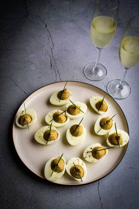 Glitter Deviled Eggs, Pretty Deviled Eggs, Deviled Eggs Plating, Fancy Canapes, Caviar Brunch, Truffle Deviled Eggs, Aesthetic Eating, Caviar Appetizers, Truffle Oil Recipes