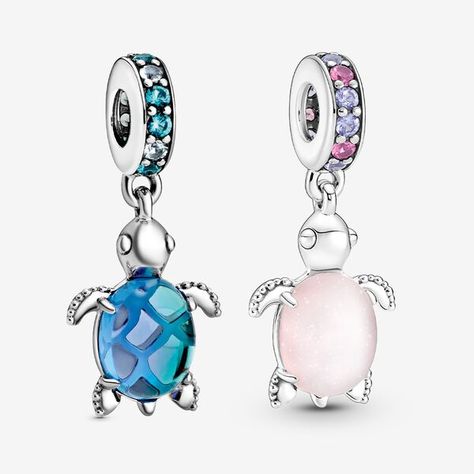 Matching Pandora Charms, Next In Fashion, Pandora Bracelet Charms Ideas, Pandora Bracelet Designs, Beauty Products You Need, Jewellery Trends, Disney Charms, Anime Jewelry, Charms Pandora