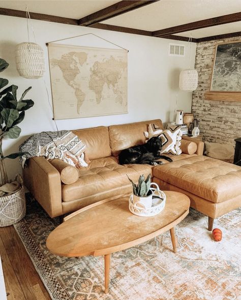 15 Boho Chic Living Room Ideas For A Stylish, Relaxed Space 5 U Couch, Leather Couches Living Room, Cozy Interior Design, Boho Chic Living Room, Leather Sofa Living Room, Warm Home Decor, Living Room Warm, Warm Interior, Small Room Design