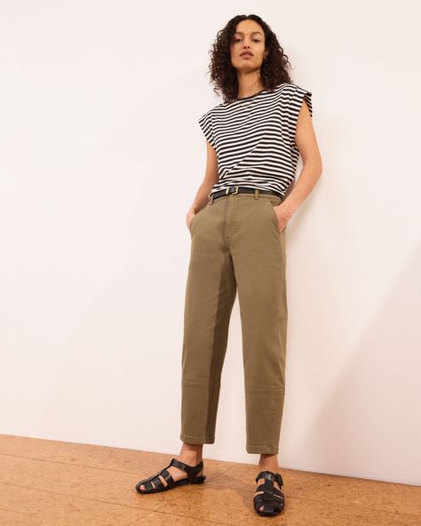 Casual Outfits Petite, Utility Pants Outfit, Everlane Outfit, Utility Barrel Pant, Barrel Pants, Pants Outfit Work, Summer Business Casual Outfits, No Competition, Business Casual Summer