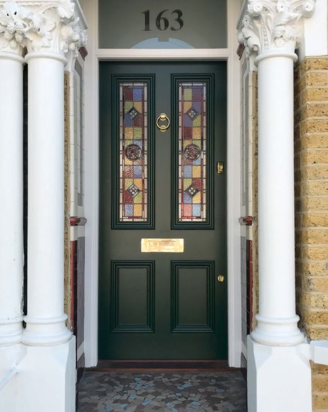 Stunning green Victorian door designed and hand-made with coloured stained glass panels, opaque fanlight with inlaid door number, and classic brass door furniture. Victorian Front Door Ideas, Victorian Doors Front Entrance, Fanlight Number, Victorian Stained Glass Door, Stained Glass Doors Entrance, Door Colour Ideas, Stained Glass Front Door, Victorian Front Door, Green Front Door