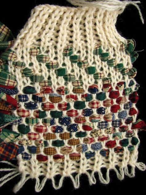 Knitting Machine Top, Rag Rug Weaving, Rag Weaving, Plaid Knitting, Machine Knit, Rug Weaving, Knitting Machine Patterns, Knit Machine, Design Textile