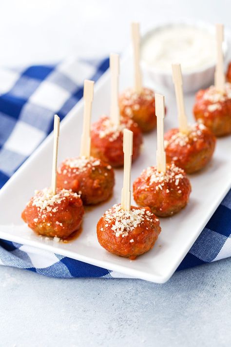 One of my most-popular party appetizers, these slow cookier Italian Meatballs are easy and delicious to make! They're perfect for a crowd! Italian Meatball Appetizer Recipes, Italian Meatball Appetizer, Meatball Appetizer Recipes, Meatball Appetizers, Slow Cooker Meatballs Italian, Meatball Appetizer, Meatball Appetizer Recipe, Slow Cooker Appetizers, Italian Meatball