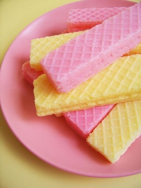 Pink and yellow Pink Lemonade Party, Yellow Party, Lemonade Party, Wafer Cookies, Lemonade Stand, Yellow And Pink, Strawberry Lemonade, Pink Lemonade, Fluttershy