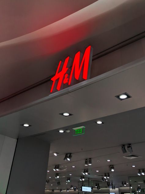 Indian Mall Snapchat Story, Mumbai Mall Snapchat Story, Navi Mumbai Snapchat, Mumbai Mall Snap, Orion Mall Bangalore Snap, H M Aesthetic Store, Lulu Mall Kochi Aesthetic, Mall Story Ideas, H And M Snap