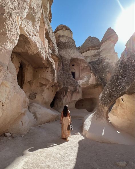 #ca Capadocia Aesthetic, Cappadocia Photoshoot, Cappadocia Turkey Aesthetic, Cappadocia Aesthetic, Capadocia Turkey, Turkey Vacation, Open Air Museum, Visit Turkey, Turkey Photos