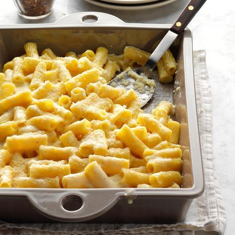 Five-Cheese Rigatoni Cheese Rigatoni, Macaroni Dishes, Homemade White Sauce, Rigatoni Recipe, Meatless Dinners, Italian Side Dishes, Rigatoni Recipes, Traditional Christmas Dinner, Rich Recipes