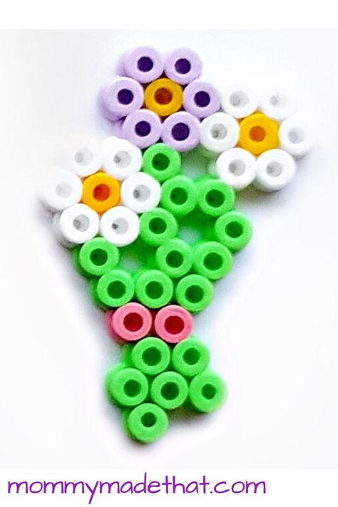 Fuse Beads Flower, Flower Iron Beads, Daisy Perler Bead Pattern, Simple Perler Bead Patterns Ideas, Cute Perler Bead Patterns Small, Perler Beads Flower Pattern, Melting Beads Ideas Easy Small, Peeler Bead Ideas Small Easy, Easy Perler Bead Patterns Minis