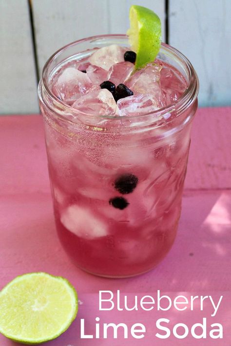 Homemade Blueberry Lime Soda Recipe made from fresh blueberries - can be made with your SodaStream or with store bought club soda Sodastream Recipes Healthy, Tea Soda Recipe, Soda Water Drinks, Healthy Soda Recipes, Soda Stream Hack, Soda Water Recipes, Soda Recipes Drinks, Sodastream Recipes, Sodastream Syrup