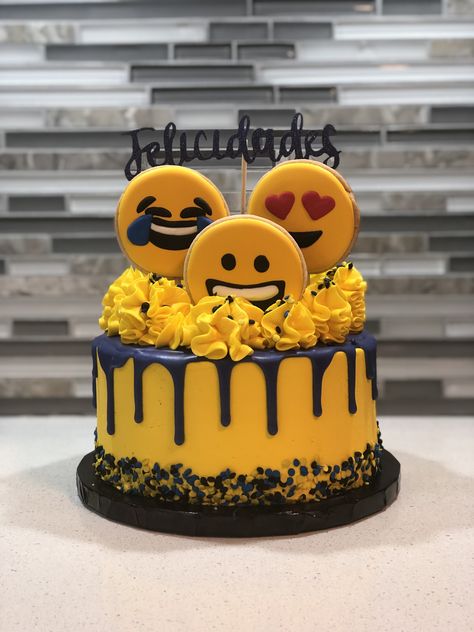 Emoji Cake Birthdays, Emoji Cake Ideas, Emoji Cakes, Birthday Cake For Brother, Emoji Birthday Cake, Cake Designs For Boy, Cake Designs For Girl, Cake Designs For Kids, Emoji Cake