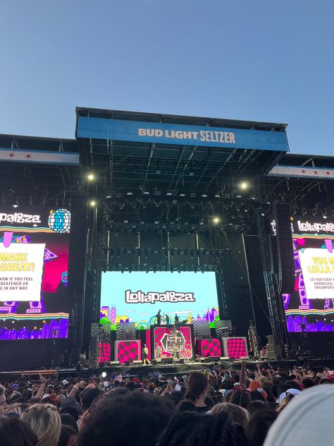 bud light seltzer stage at lollapalooza Jack In The Box Jhope, Lollapalooza 2022, 2025 Manifestation, Lollapalooza Chicago, Could You Be Loved, Chicago Summer, Festival Aesthetic, Vision Board Images, Summer Festivals