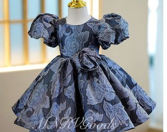 African Kids Clothes, Satin Flower Girl Dress, African Dresses For Kids, Short African Dresses, Lace Gown Styles, Flower Birthday, African Print Dress Designs, Dresses 2022