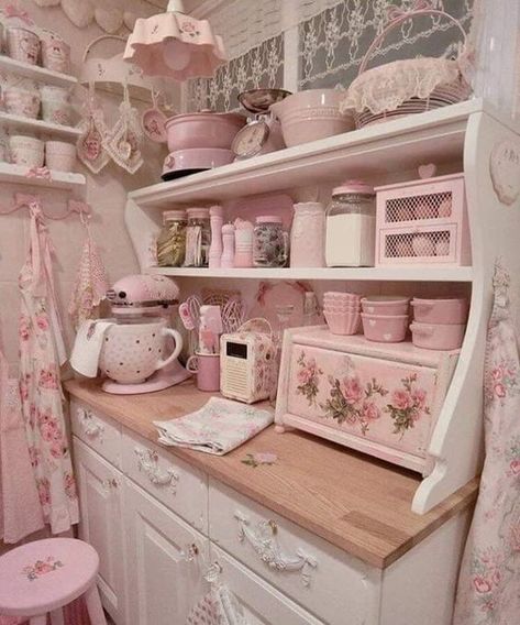 20 Shabby Chic Kitchen decor ideas for 2019 - Hike n Dip Jardin Style Shabby Chic, Shabby Chic Romantico, Camera Shabby Chic, Baños Shabby Chic, Cocina Shabby Chic, Muebles Shabby Chic, Chic Kitchen Decor, Shabby Chic Kitchen Decor, Shabby Chic Wallpaper