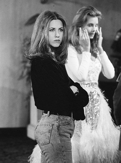 Jennifer Aniston 90s, Estilo Rachel Green, Jeniffer Aniston, Elizabeth Berkley, Rachel Green Outfits, Candid Pictures, Jennifer Grey, Jennifer Aniston Style, Jenifer Aniston