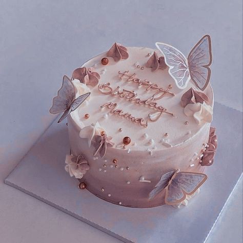 Cute Cake Designs Aesthetic, Simple 15 Birthday Cake, Birthday Cakes With Butterflies, Cake Ulang Tahun Aesthetic, Pastel Cake Aesthetic, Birthday Cakes 19, Cake Butterfly Design, 19 Birthday Cakes, Cake Simple Aesthetic