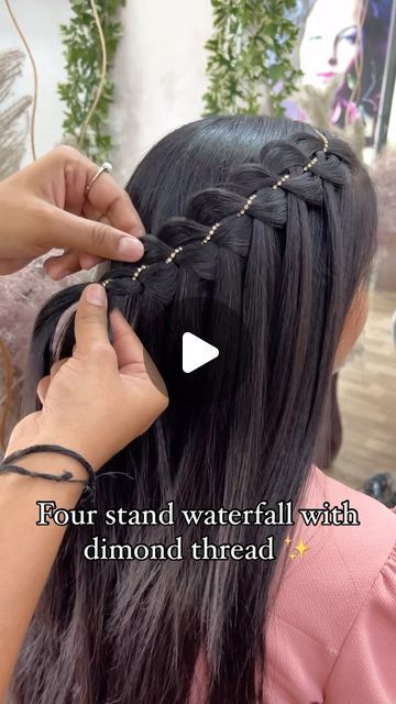 Open Hair Hairstyle For Wedding, Indian Wedding Hairstyles For Straight Hair, Navratri Hairstyles For Short Hair, Punjabi Look Hairstyle, Wedding Open Hairstyles, Easy Open Hair Hairstyles, Self Hairstyles Easy, Front Hair Styles For Wedding, Front Hairstyles For Open Hair