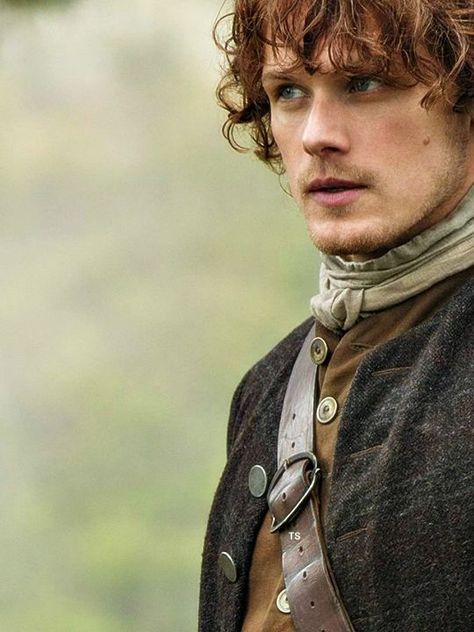 10 Reasons To Read The Outlander Series While Watching The Show - The Celebrity Castle Je Suis Prest, James Fraser Outlander, Jaime Fraser, Outlander Quotes, Outlander Season 1, Outlander 3, Jamie Fraser Sam Heughan, James Alexander, Jamie Fraser Outlander